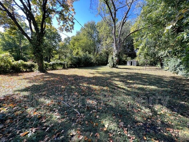 Building Photo - 8902 Richards Dr