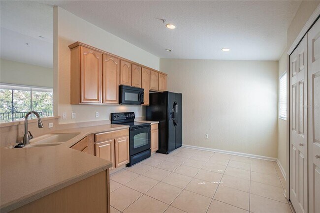 Building Photo - 8313 Foster Dr