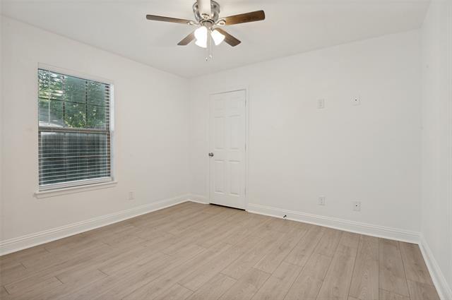 Building Photo - 527 Ravenwood Dr