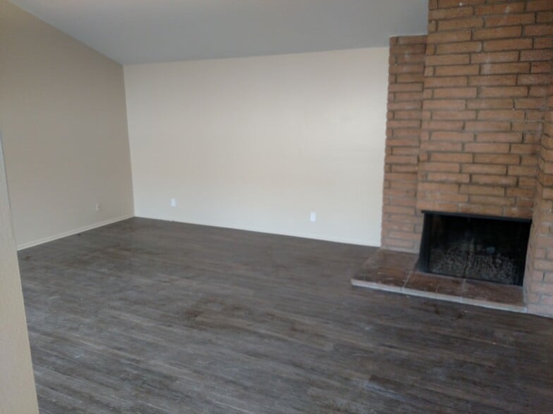 Building Photo - 2162 Chandler St
