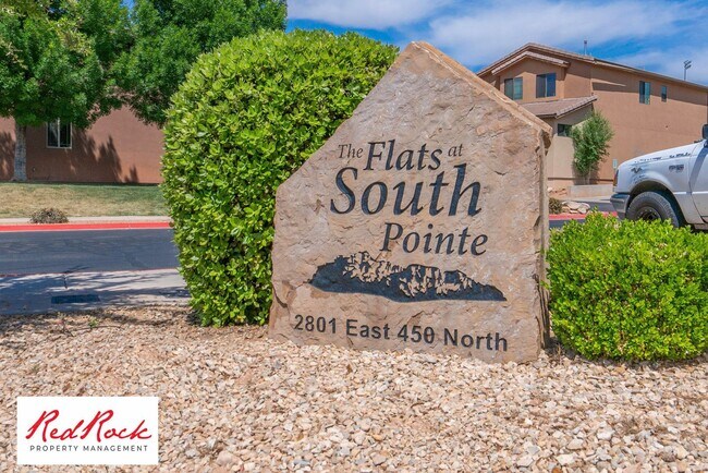 Building Photo - DOG-FRIENDLY 4 Bedroom Townhome with INTERNET INCLUDED!