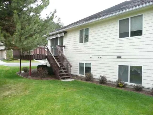 Building Photo - 3 Bed 3 Bath Home in Desirable Latah Creek...