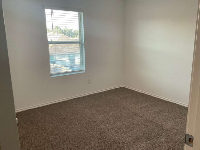 Building Photo - 22303 Stoney Ravine Dr