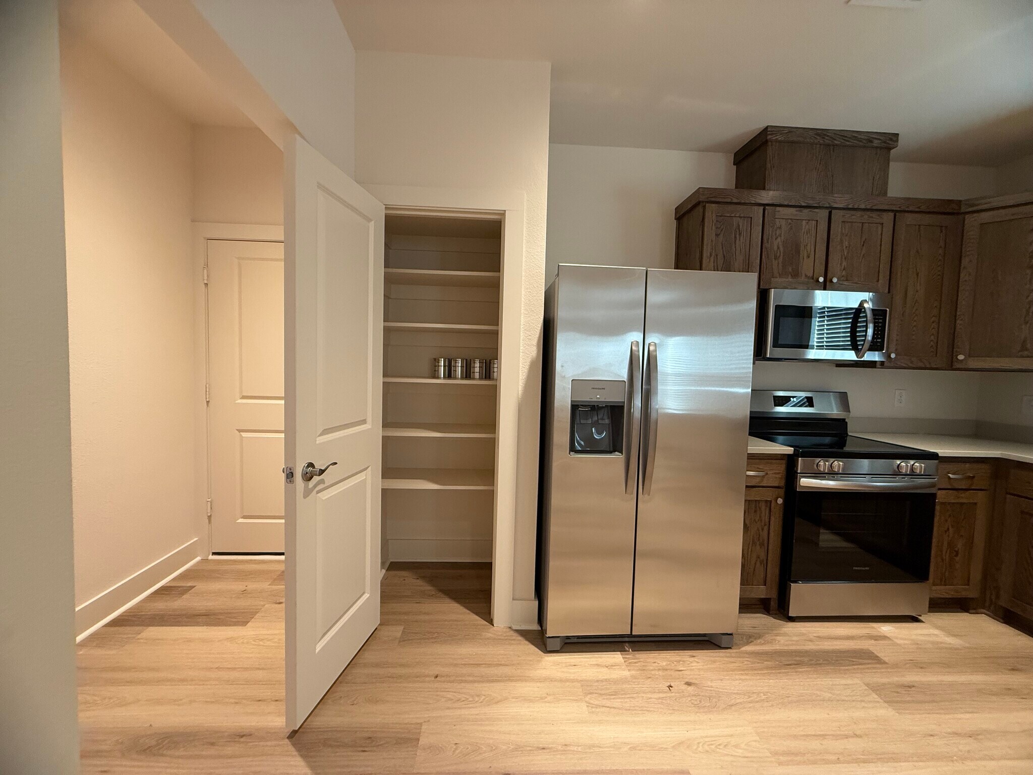 Building Photo - 207 Railroad Ave