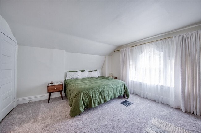 Building Photo - 911 Nevin Ave