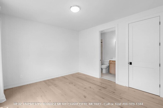 Building Photo - 1609 Parkwood Ave