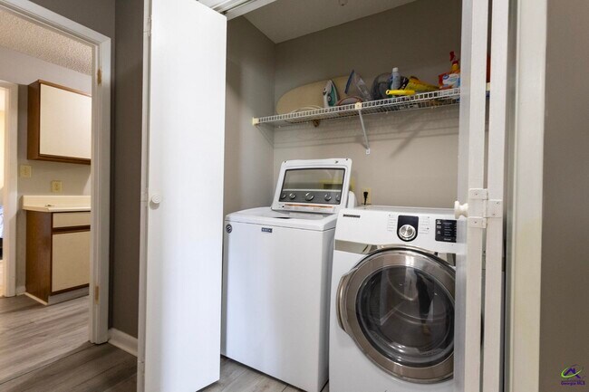 Building Photo - 135 Sussex Dr