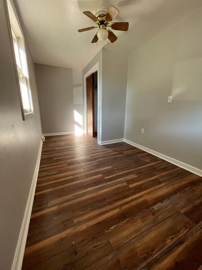 Building Photo - 4131 W Lake Rd