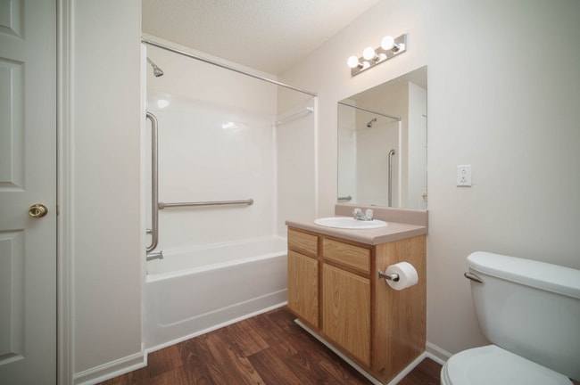 Building Photo - Arrowhead Dr******Senior 55+ Community****** Rent $1024/month