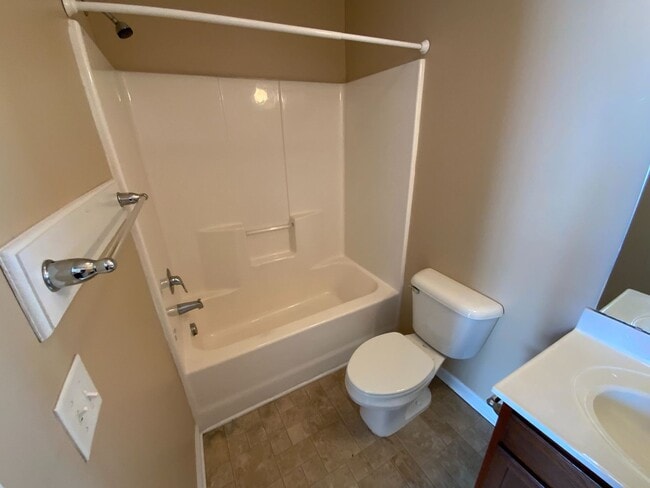 Building Photo - 2 BR 2.5 BA Townhouse Cornerstone Village