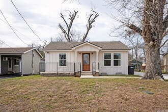 Building Photo - 839 Oasis St
