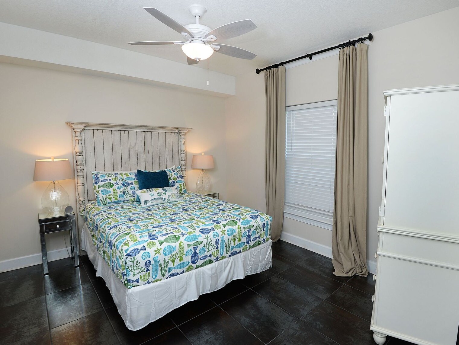 Building Photo - 17545 Front Beach Rd