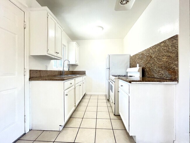 Building Photo - 1594 Sepulveda Ave