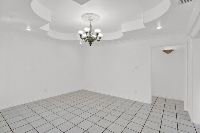 Building Photo - 3 Bed 3 Bath Home in the Laredo's Northside Primavera Subdivision! Available Now!