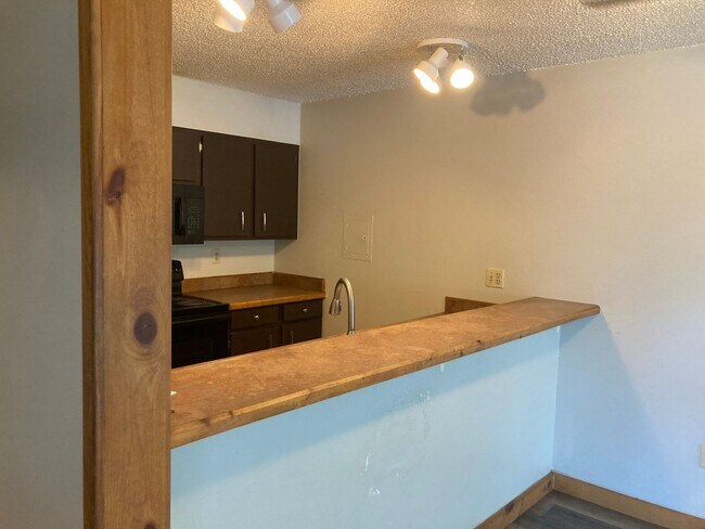 Building Photo - 1135 Florida Rd