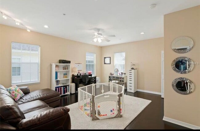 Building Photo - Baldwin Park home 3 car garage with 600 sq...