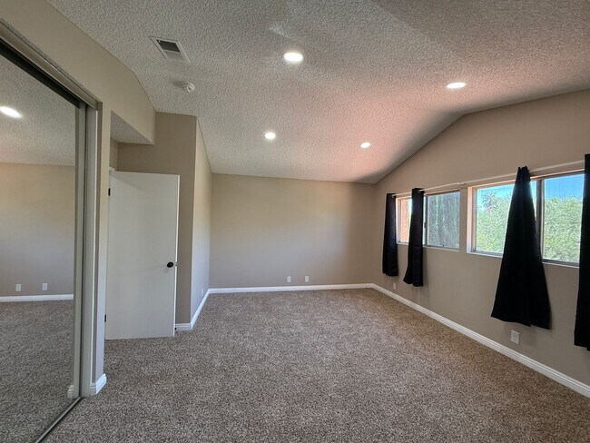 Building Photo - 317 Camino Real Ave