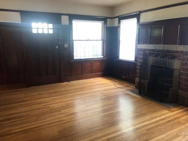 Building Photo - Rockridge house, Walk to Bart, Shops and R...