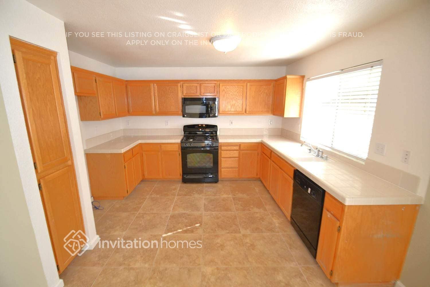 Building Photo - 3542 Catalina Way