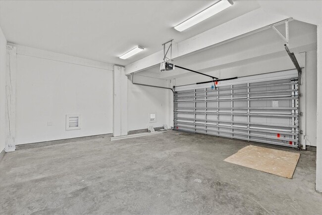 Building Photo - 1910 Bayou Shore Dr