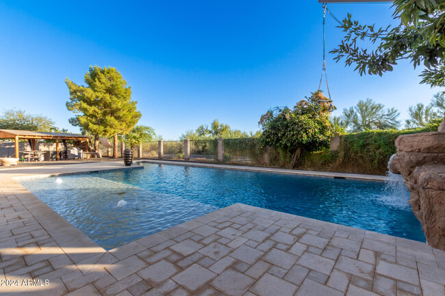 Building Photo - 20475 E Palomino Dr