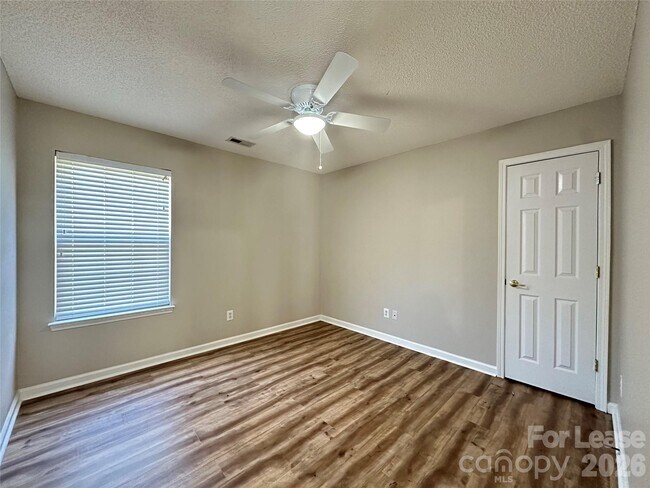 Building Photo - 5650 Berry Ridge Dr