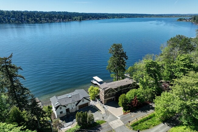 Building Photo - 3bd/3.75ba Sammamish Home