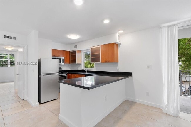 Building Photo - 750 NE 64th St