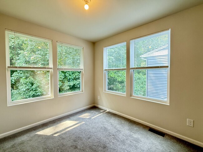 Building Photo - 2809 Willow Ct