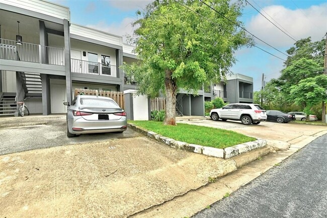 Building Photo - 1509 W 39th 1/2 St
