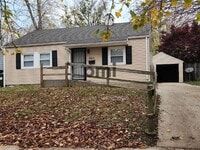 Building Photo - 840 W Wood St