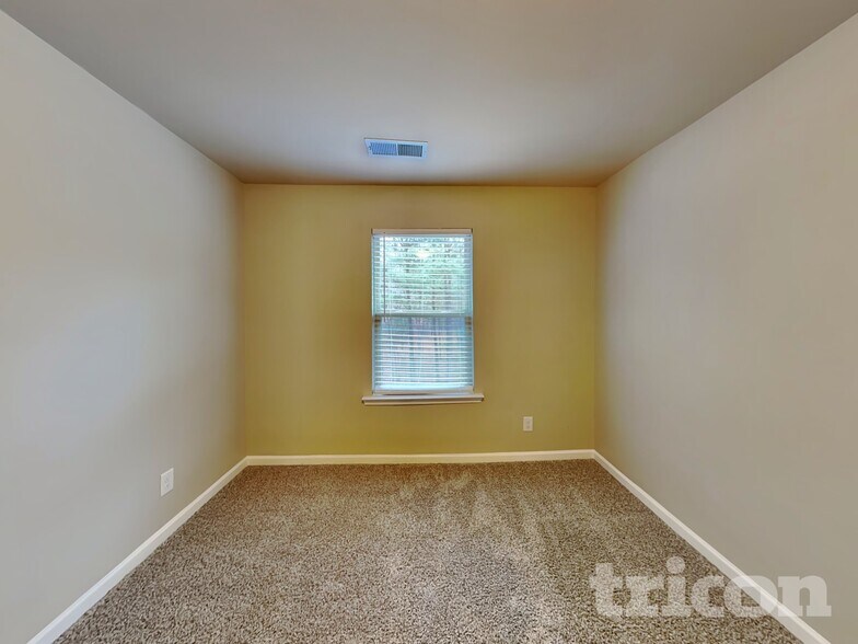 Building Photo - 3983 Sitka Dr