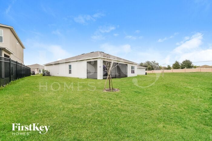 Building Photo - 626 Campo Ln