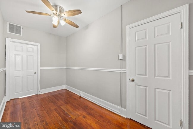 Building Photo - 601 Miller St