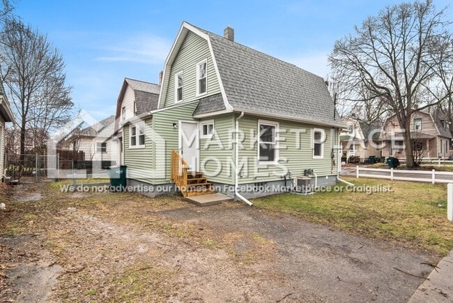 Building Photo - 1101 May St