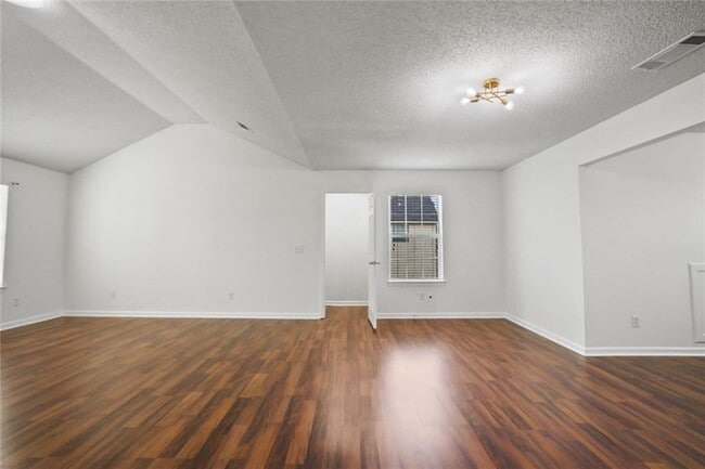 Building Photo - 197 Kyndal Dr