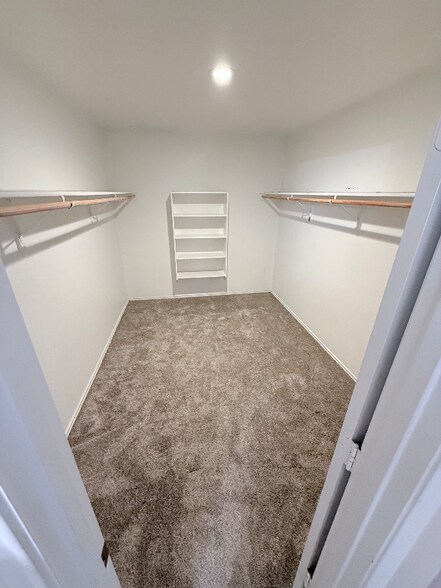 Building Photo - 4709 Auburn Dr