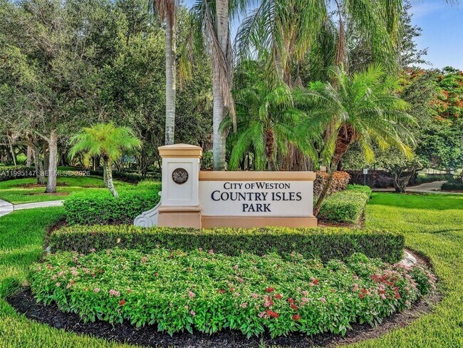 Building Photo - 2158 Baton Rouge