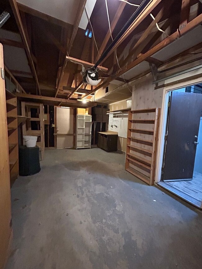 Building Photo - Stunning 4 BR/2 BA Morrison Home!!