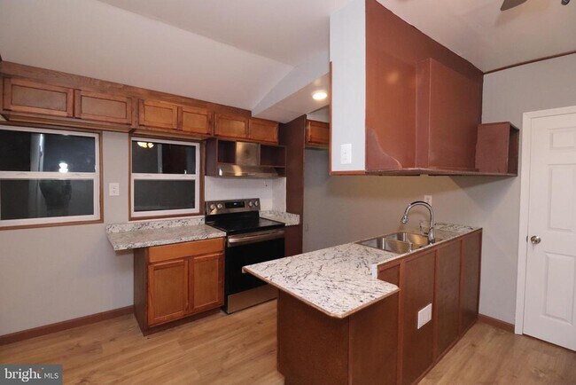 Building Photo - 112 N Lehigh Ave