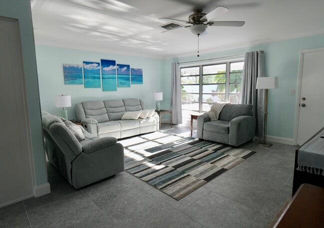 Building Photo - 3693 NE 20th Ave