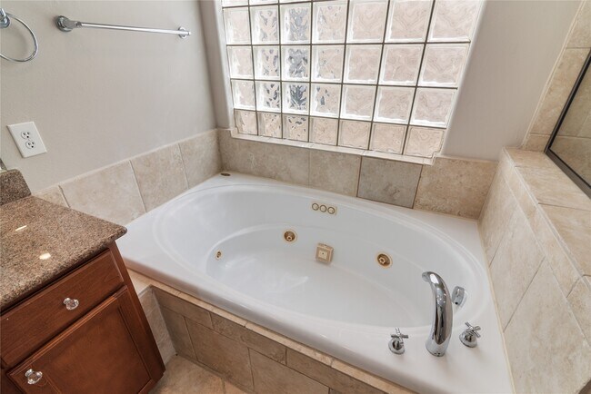 Building Photo - 1510 Birdsall St