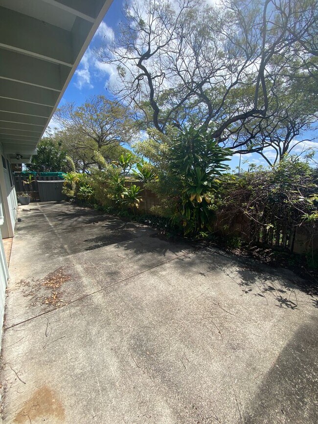 Building Photo - 019WHI