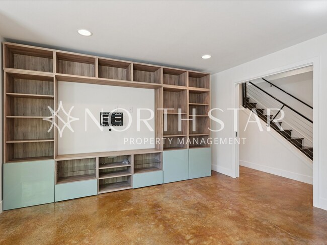 Building Photo - Contemporary Stunner in North East Portland