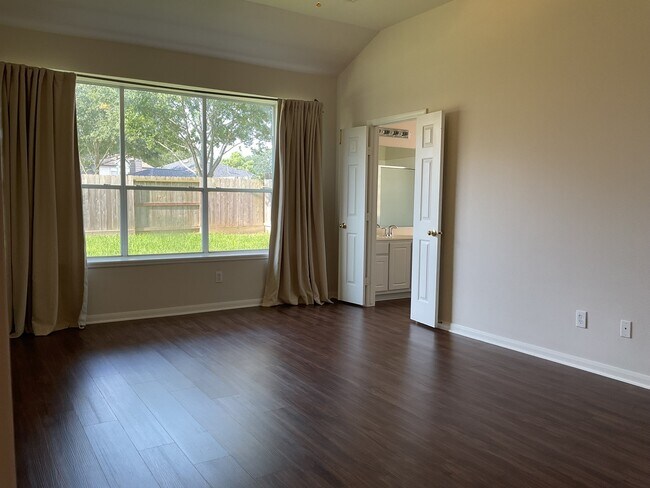 Building Photo - 18326 Hollow Branch Ct
