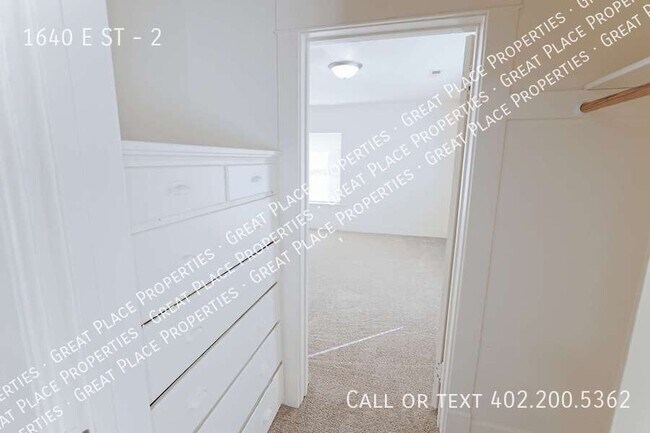 Building Photo - 1640 E ST-2