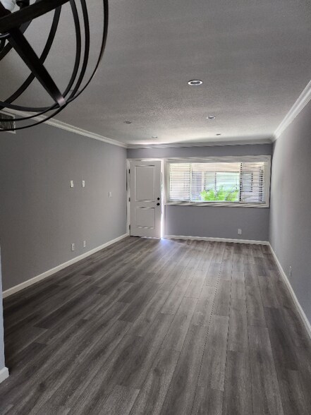 Building Photo - 1824 N Gramercy Pl