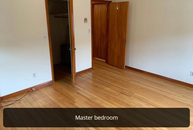 Building Photo - 924 Sunbury Dr