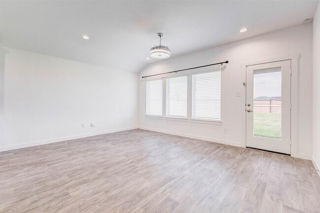 Building Photo - 3903 Beltingham Bend Wy