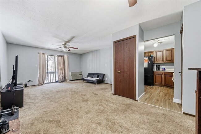 Building Photo - 27413 Westown Blvd